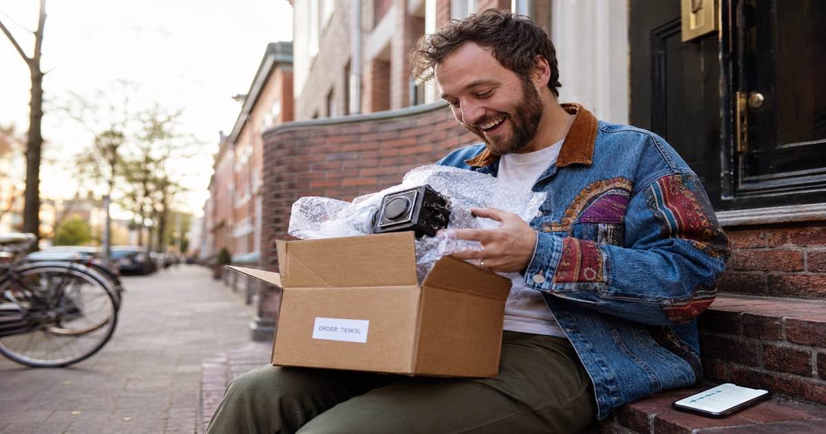 Tracking and unboxing an eBay order